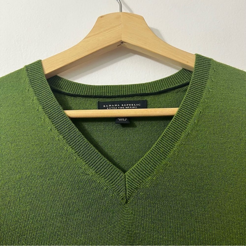 Banana Republic Green 100% Merino Wool Sweater Sz M Preppy Old Money Academia - Picture 2 of 14